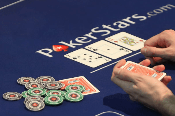 Vše, co jste chtěli vědět o online pokerových turnajích