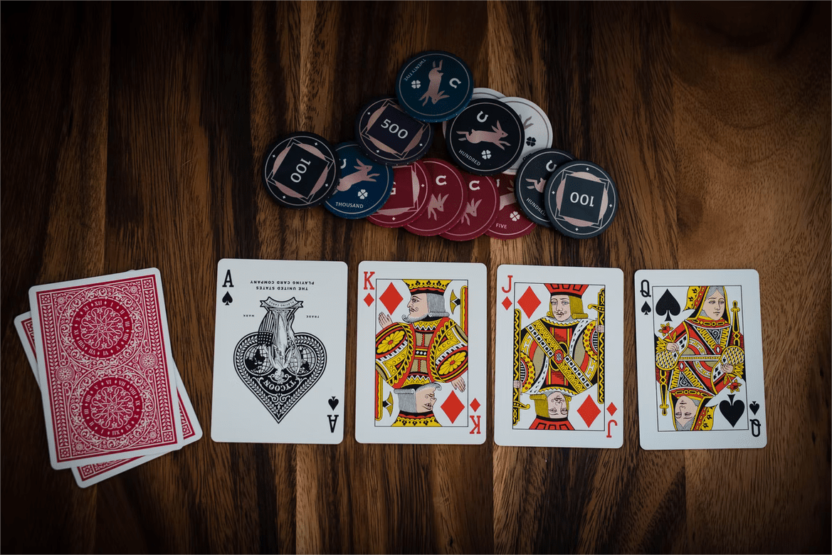 TÌNH YÊU CHƠI POKER? ĐÂY LÀ MỘT SỐ MẸO HỮU ÍCH